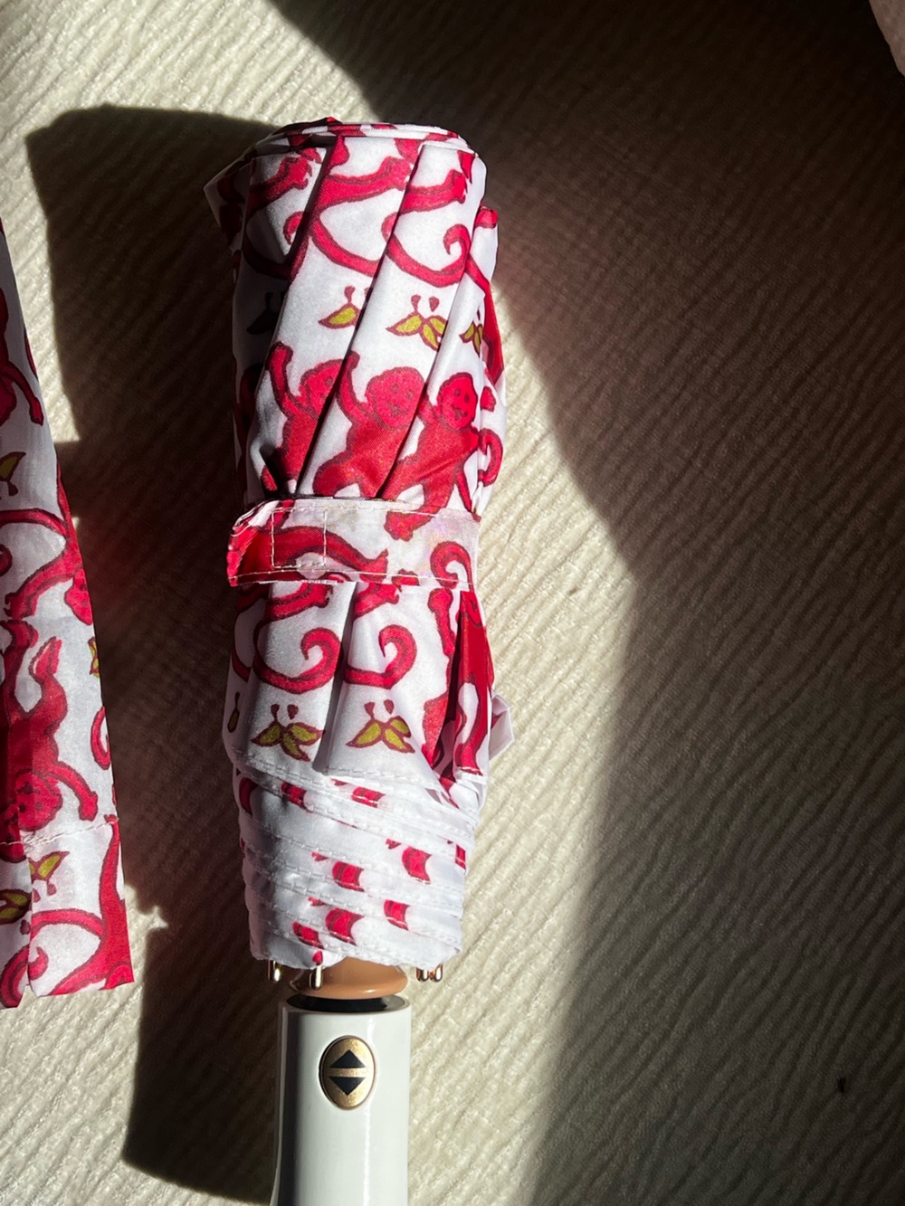 Roller Rabbit Pink Monkey Print Travel Umbrella Compact  w/ Sleeve